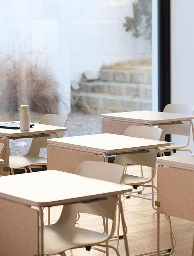 BRIGHT LEARNING ATMOSPHERE